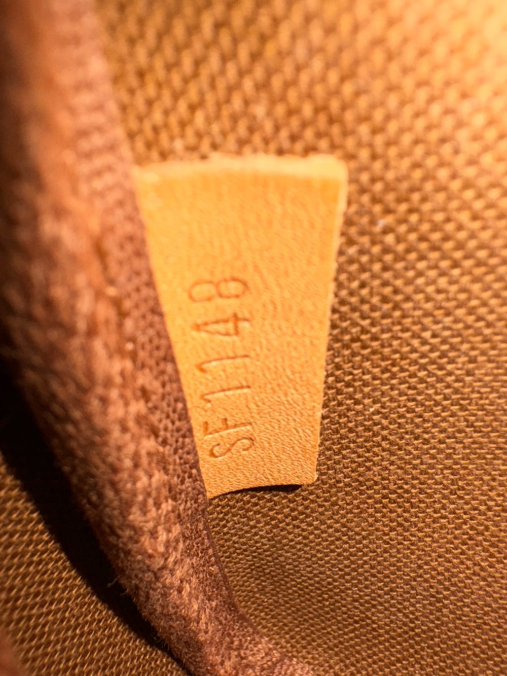 Louis Vuitton Pochette Accessoires - Picture 12 of 16